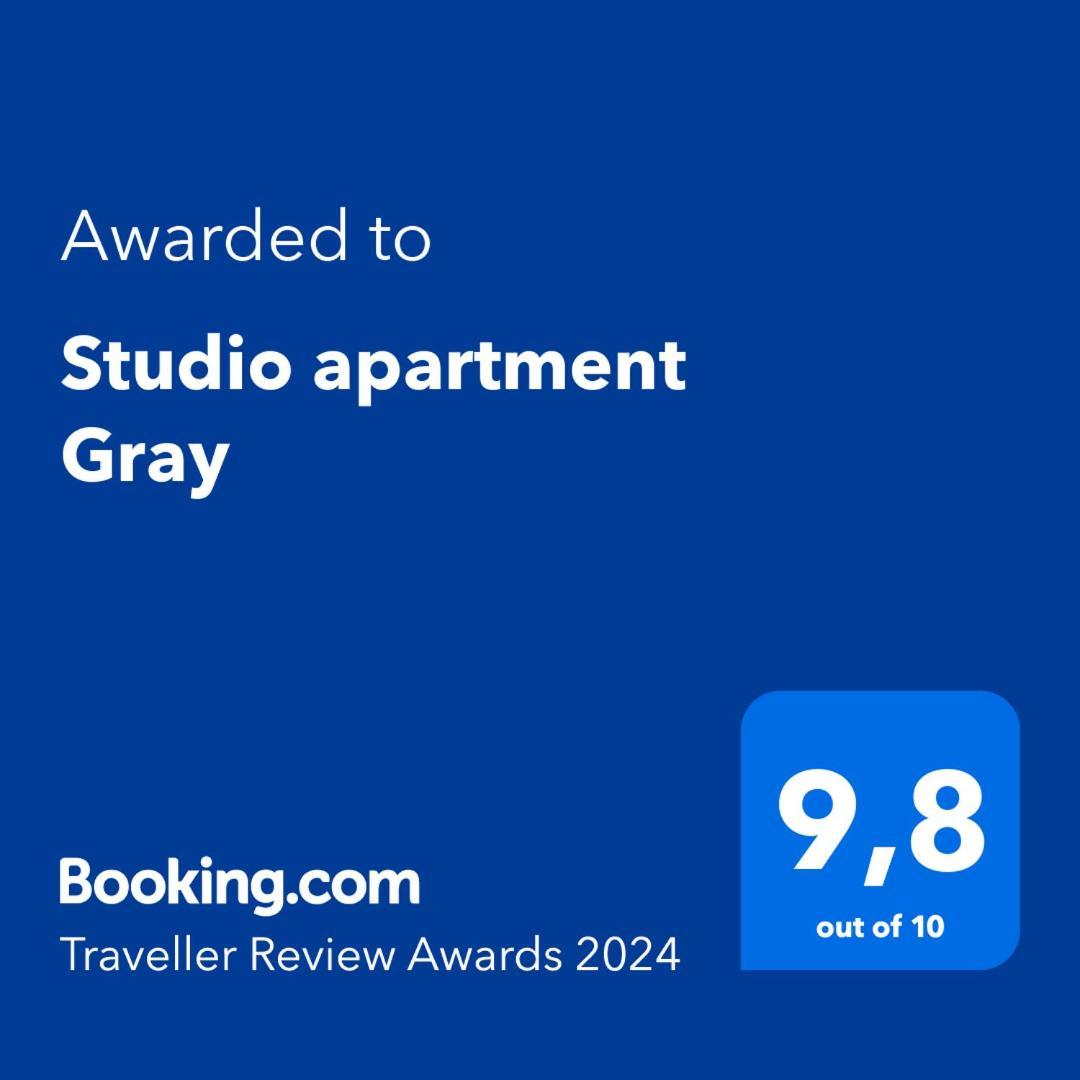 Studio Apartment Gray ชิเบนิก ภายนอก รูปภาพ