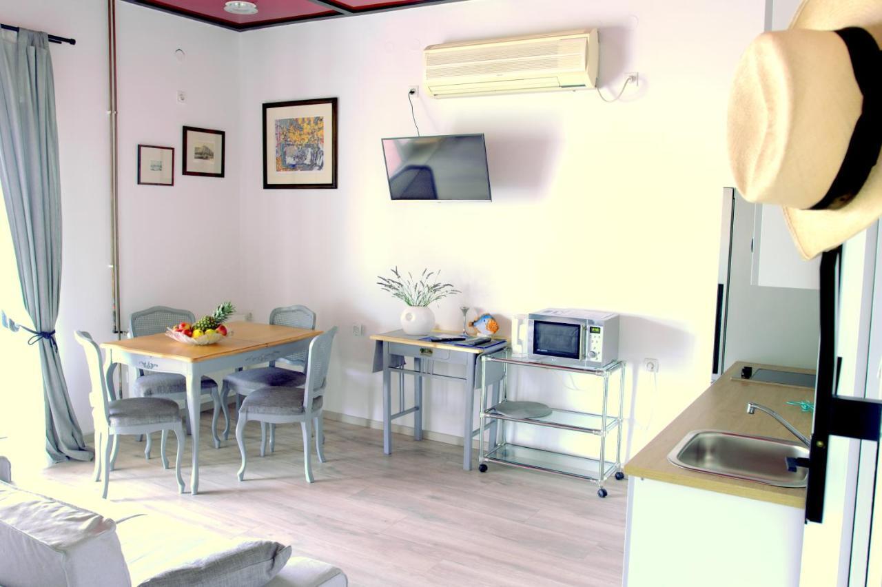Studio Apartment Gray ชิเบนิก ภายนอก รูปภาพ